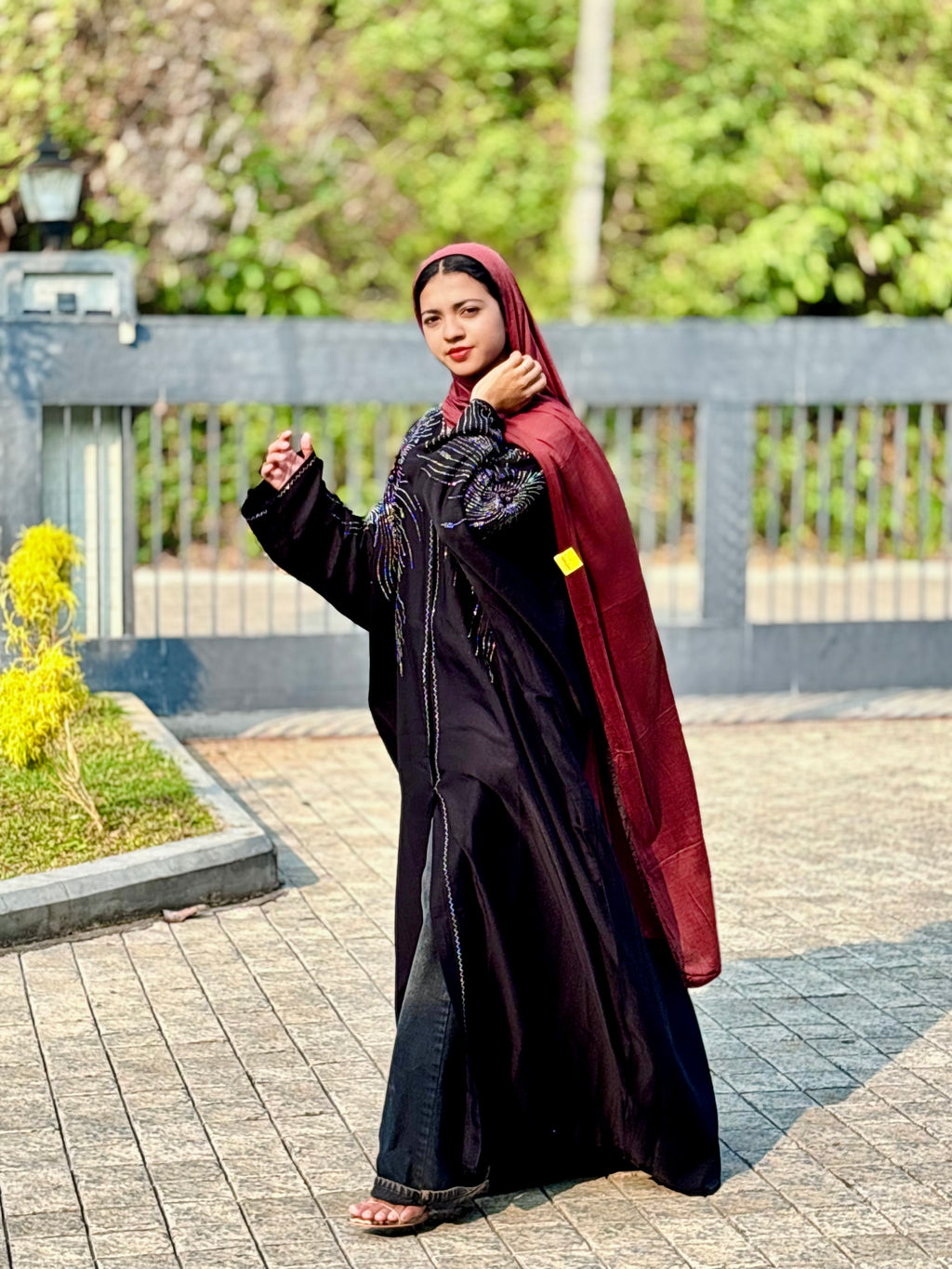 Imported Black Stone Abaya ! jaihoon