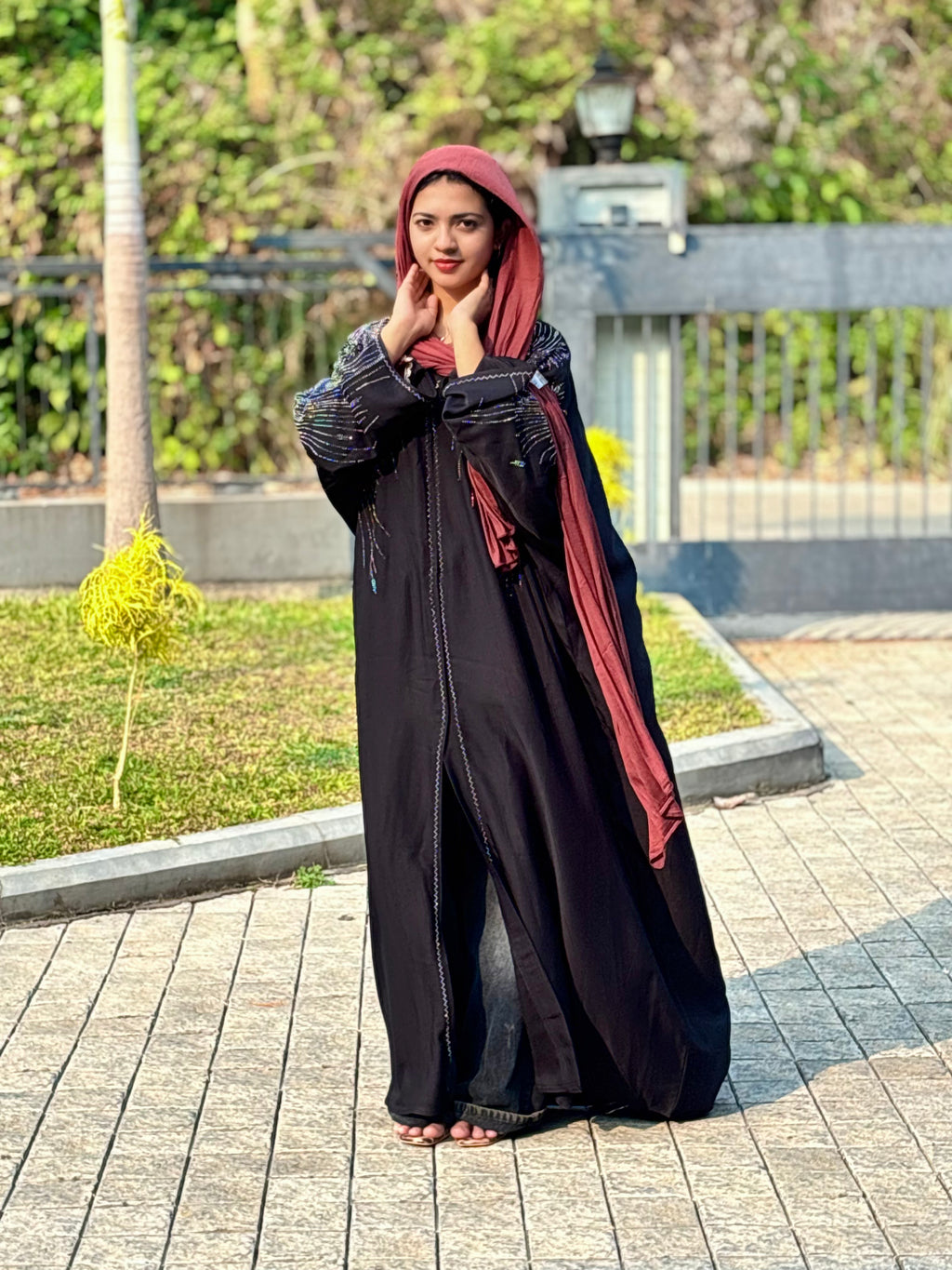 Imported Black Stone Abaya ! jaihoon